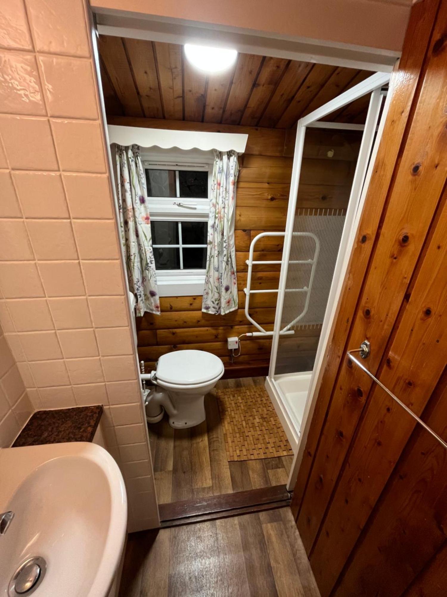Snowdonia Escape Villa Trawsfynydd Exterior photo